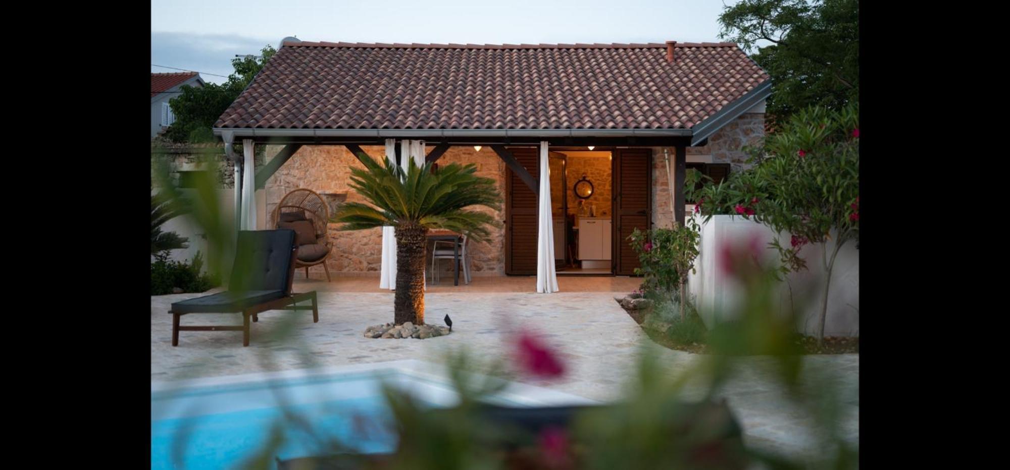 Villa Moki's Debi *