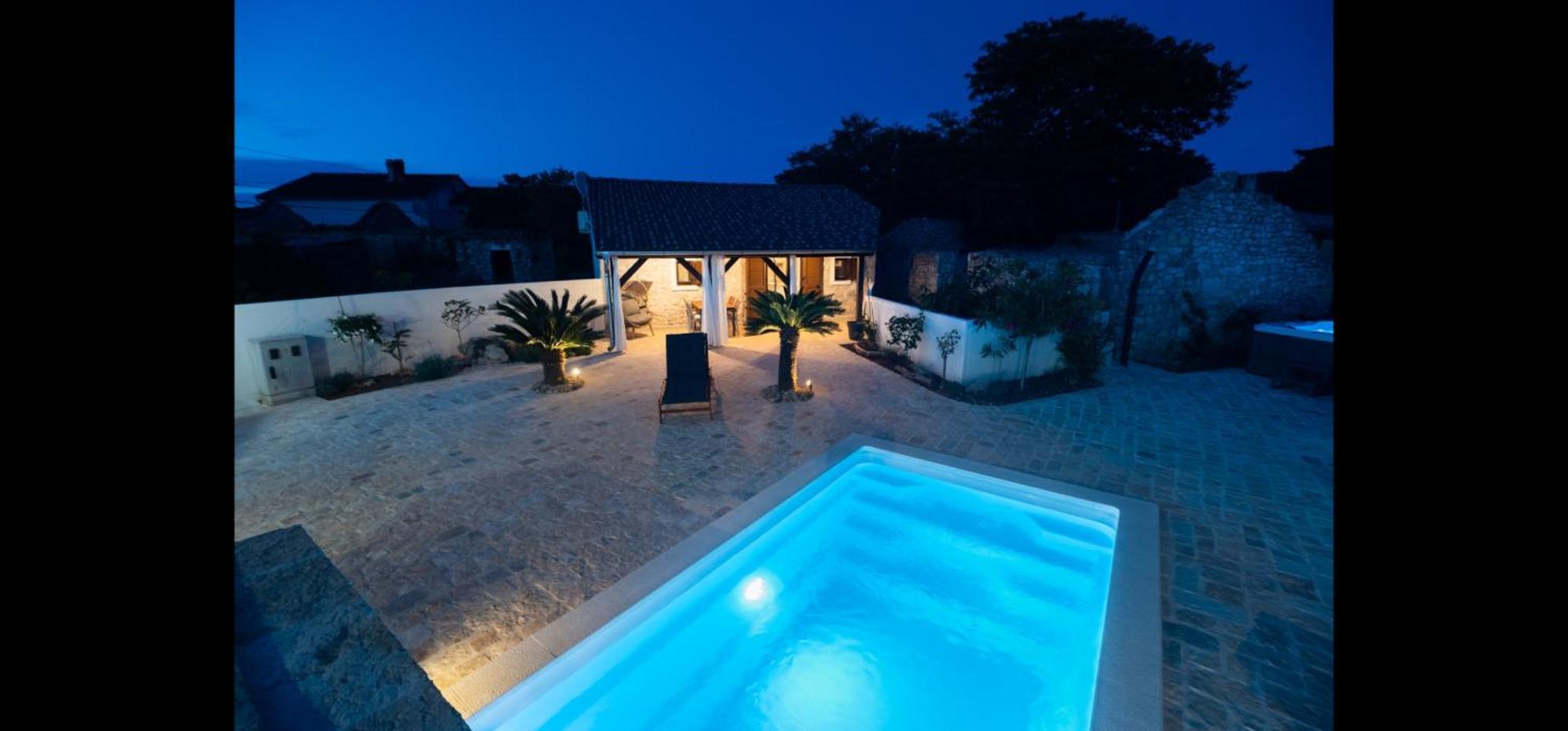 Villa Moki's Debi *